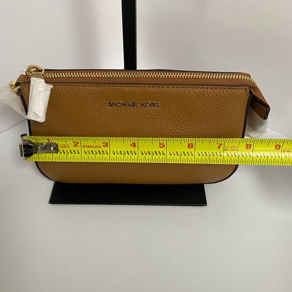 MICHAEL KORS CLUTCH - Picture 10 of 15